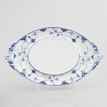 A 'Blue Fluted Half Lace' /'Musselmalet' tureen with cover and stand, Royal Copenhagen, model 702, 600, 1898-1923.