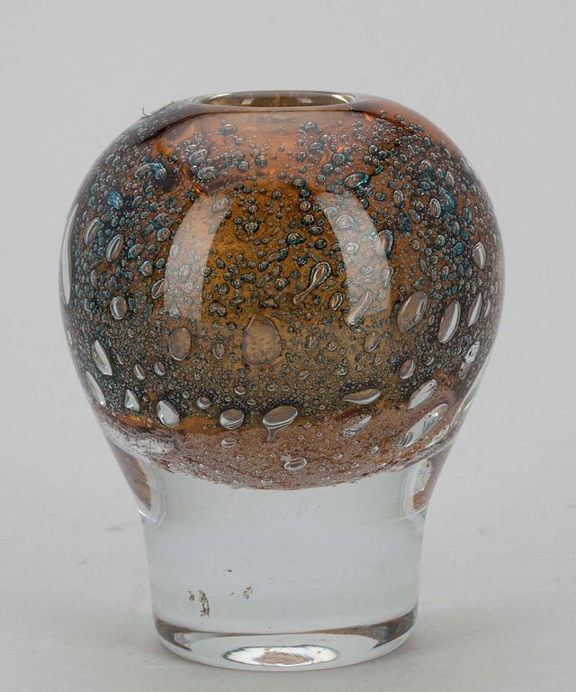 HEIKKI ORVOLA, taidelasi, lasia, sign.  Heikki Orvola Nuutajärvi  Notsjö. 1900-luvun loppupuoli.