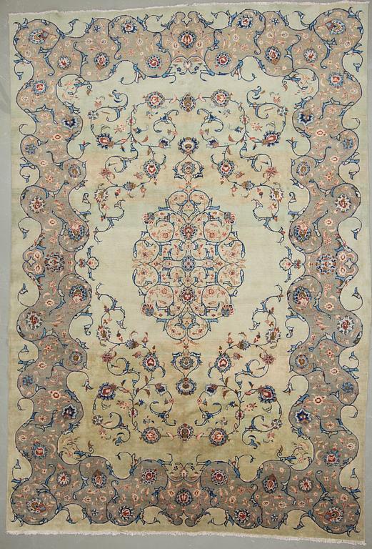 MATTA, sannolikt Keshan. Ca 460x309 cm.