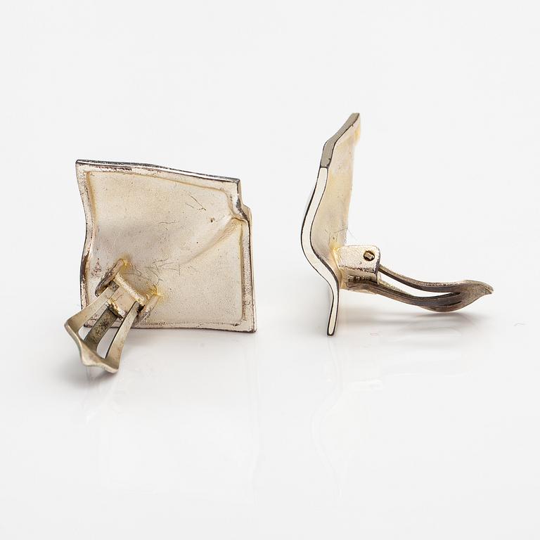 Björn Weckström, A pair of sterling silver earrings "Shields". Lapponia 1986.