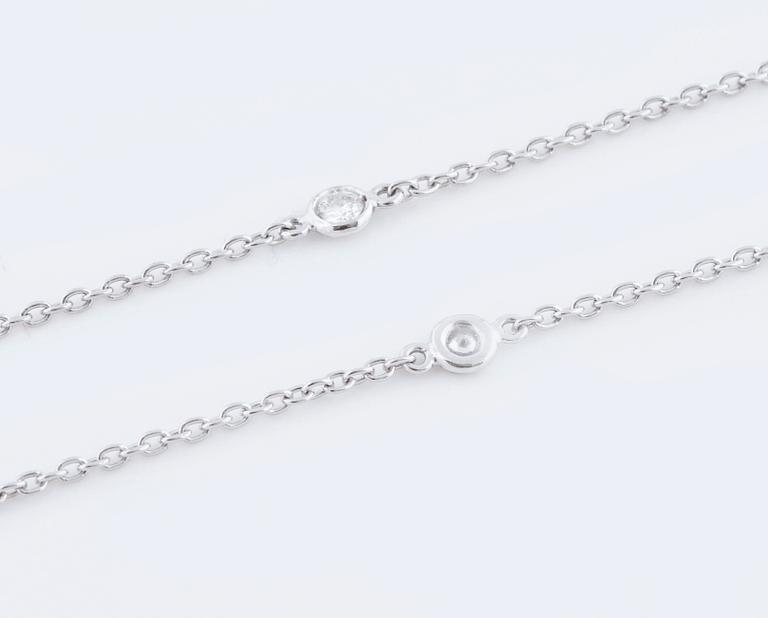 A ca 0.45 cts brilliant cut diamond necklace.