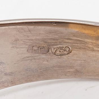 Klackring, 18K vit-/gultguld, briljantslipade diamanter tot. ca 0.06 ct.