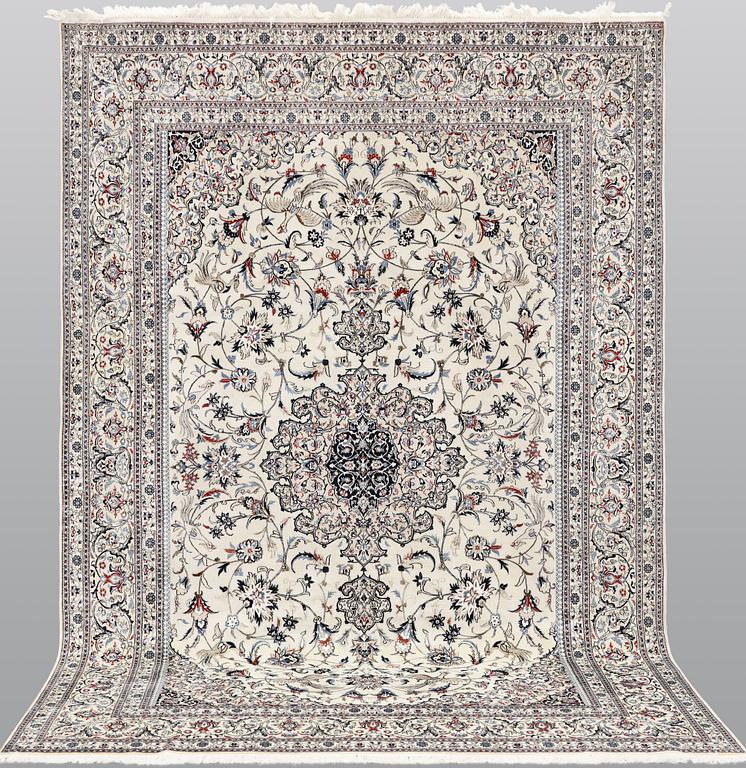 A part silk Nain carpet, so-called 6LAA, approx. 324 x 218 cm.