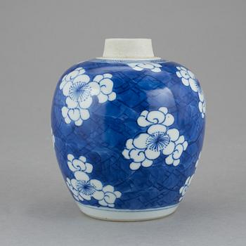 URNA, porslin, Kina, 1700-tal.