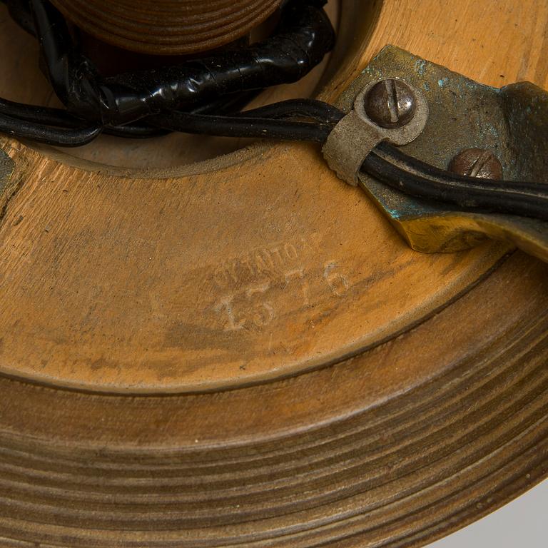 Paavo Tynell, kattovalaisin, malli 1376/4, Taito, 1930-luku.