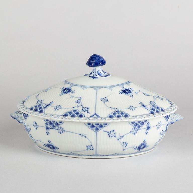 A 'Blue Fluted Full Lace' / 'Musselmalet' porcelain tureen with cover, Royal Copenhagen, model 1129, 1963.