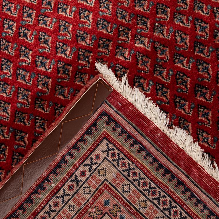 Carpet Sarouk Mir, approximately 548x338 cm.