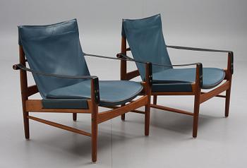 FÅTÖLJER, ett par. Viskamöbler. Kinna, design Hans Olsen. 1960-tal.