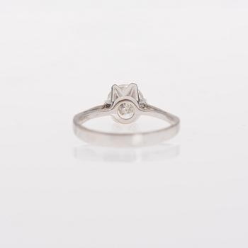 RING, briljantslipad diamant, 18K vitguld. Importstämpel Karl Bertel Karlsson, Helsingfors 1979.