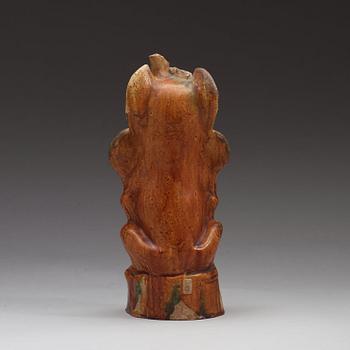 FIGURIN, lergods. Troligen Tangdynastin (618-907).