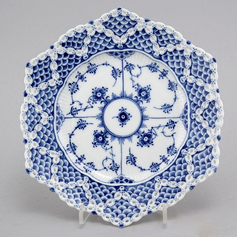 KAFFESERVIS, 26 delar, porslin, "Musselmalet", Royal Copenhagen.