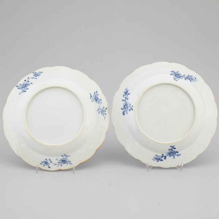 A pair of blue and white plates, Qing dynasty, Qianlong (1736-95).