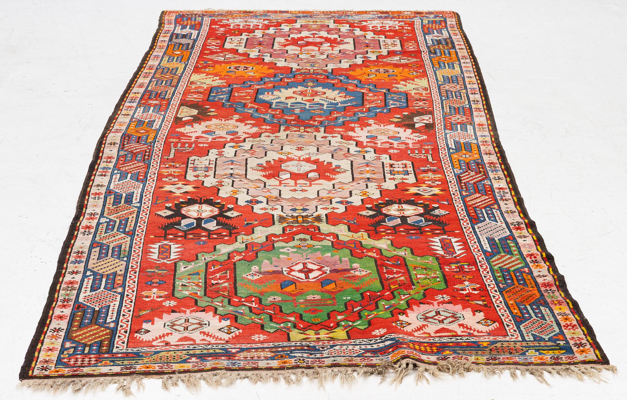 Caucasian runner, approx. 340 x 138 cm.