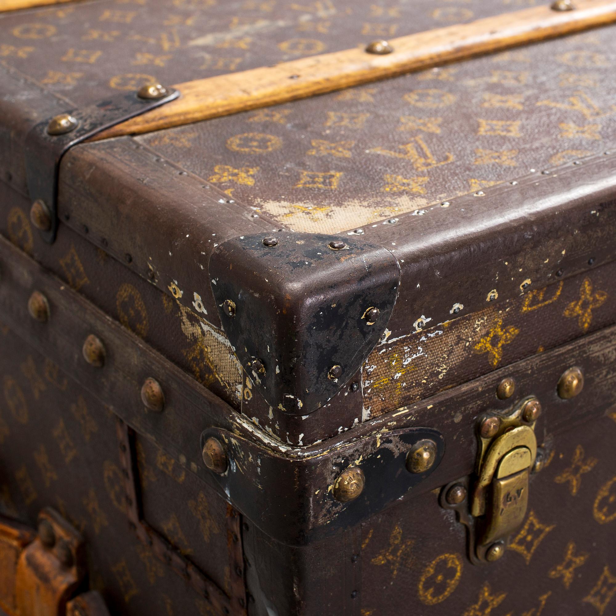 TRUNK Louis Vuitton.