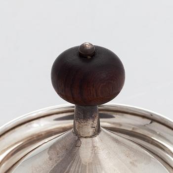 Tapio Wirkkala, a three-piece sterling silver and rosewood coffee set with tray, Kultakeskus, Hämeenlinna  1959-1971.