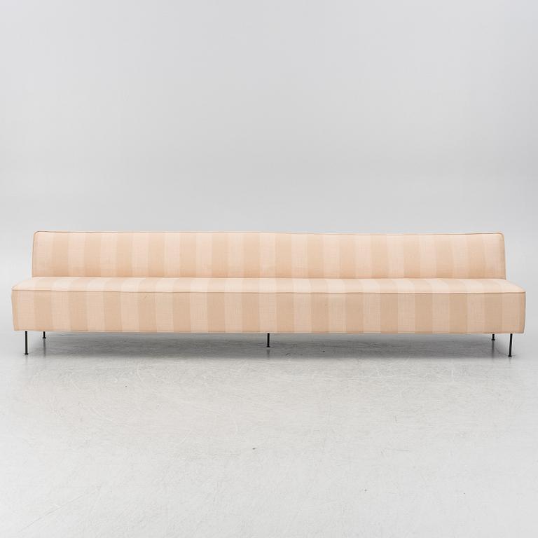 Greta Magnusson Grossman, soffa, "Modern Line", Gubi, Danmark, samtida.