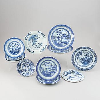 A group of 10 plates and a cover, Qing dynasty, 18th/19th Century. 4 of the plates cream ware, 19th Century.