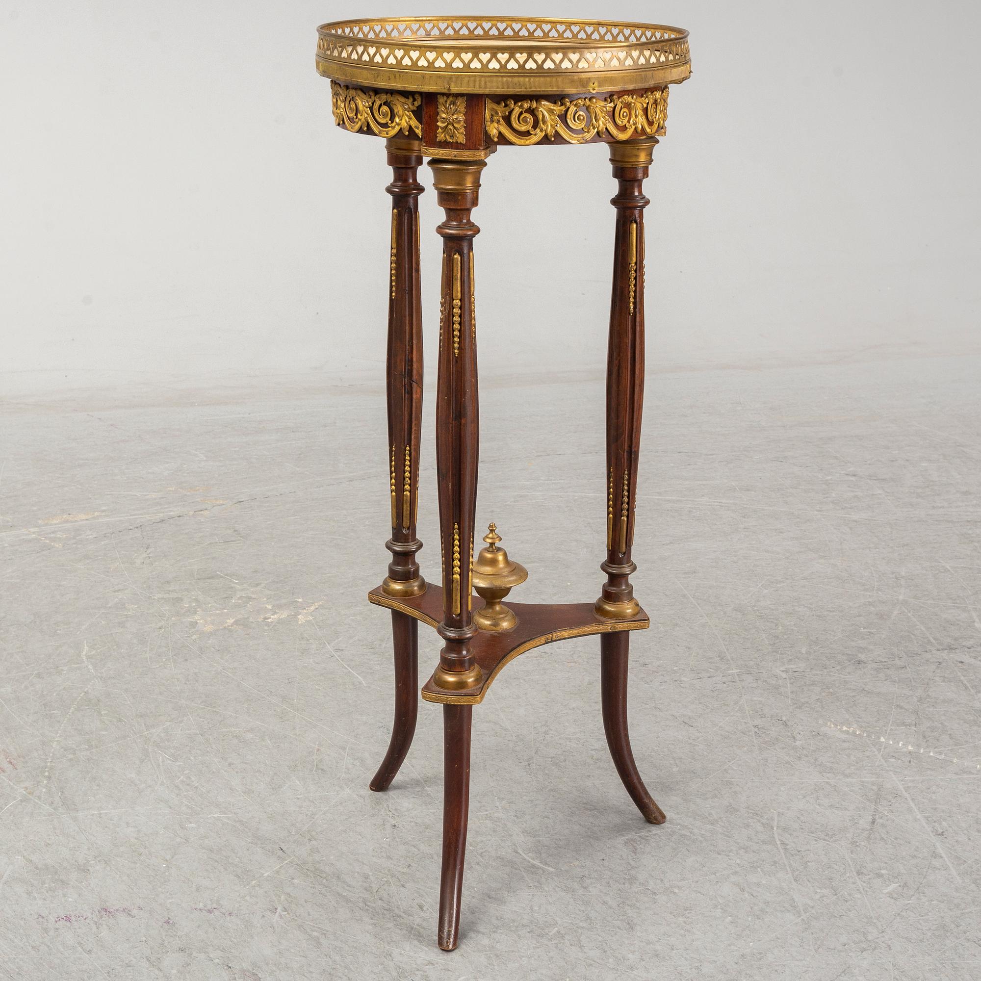 An early 20th century table.
