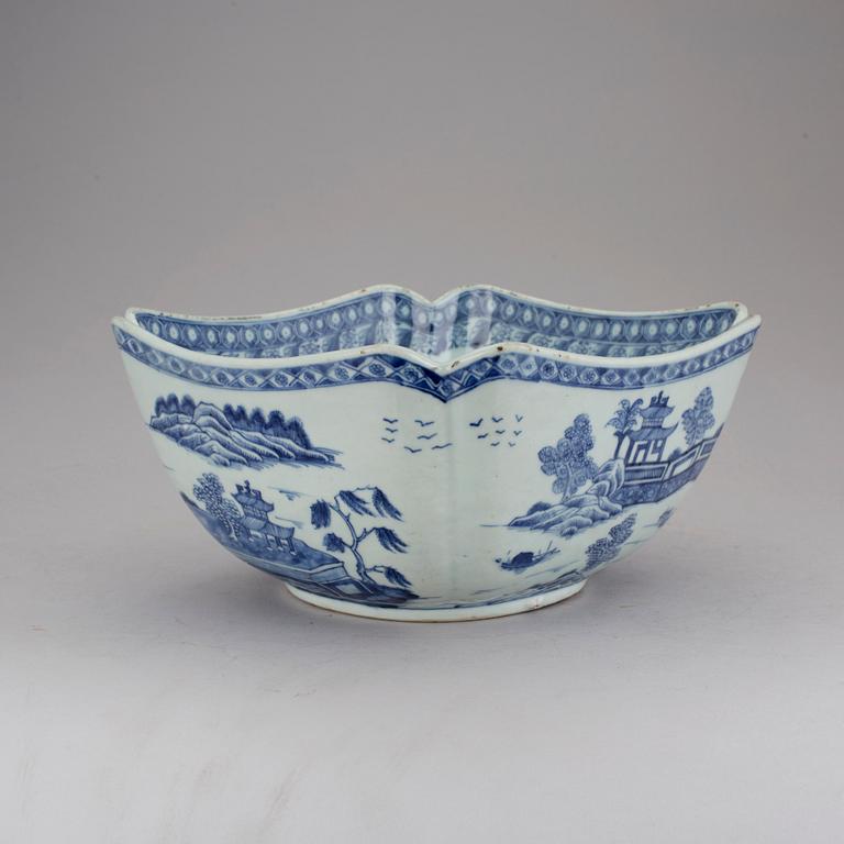 SKÅL, kompaniporslin. Qingdynastin, Qianlong (1736-95).