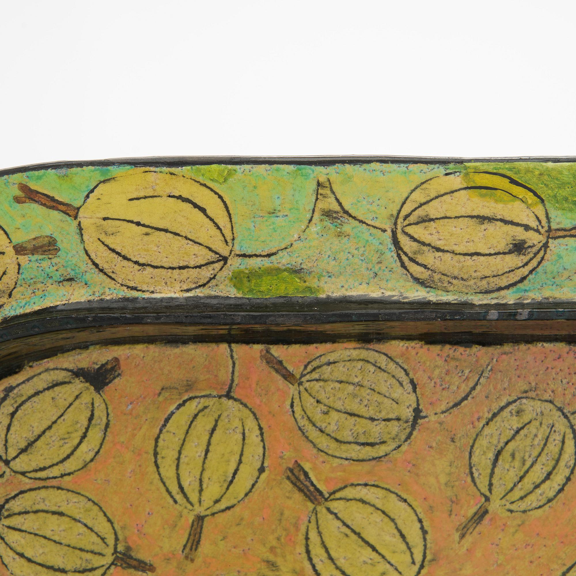 Birger Kaipiainen, a stoneware decorative dish signed Kaipiainen.