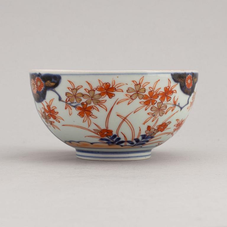 A Japanese vase and a bowl, 18th and 19th Century.