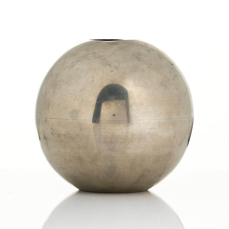 Sylvia Stave, vaser, två stycken, C.G. Hallberg, Stockholm, 1930-tal.