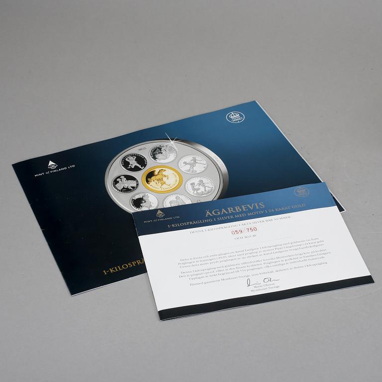 MYNT, Astrid Lindgren, 1-kilosprägling i silver med guldmotiv, 1900/2000-tal.