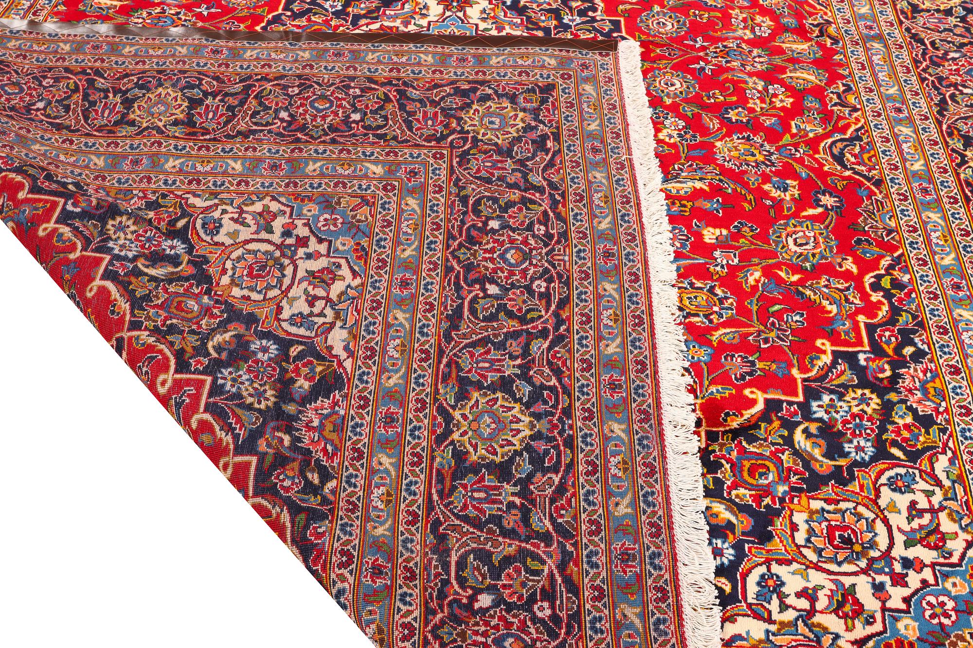 A Keshan carpet, c. 405 x 300 cm.