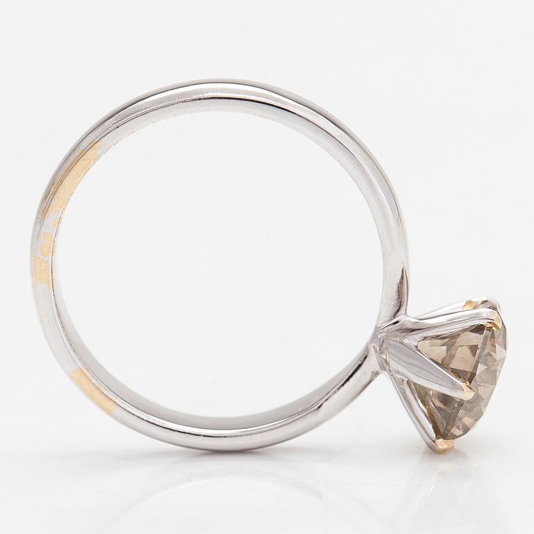 Ring, solitär, 14K vitguld med briljantslipad diamant ca 2.54 ct enligt intyg.