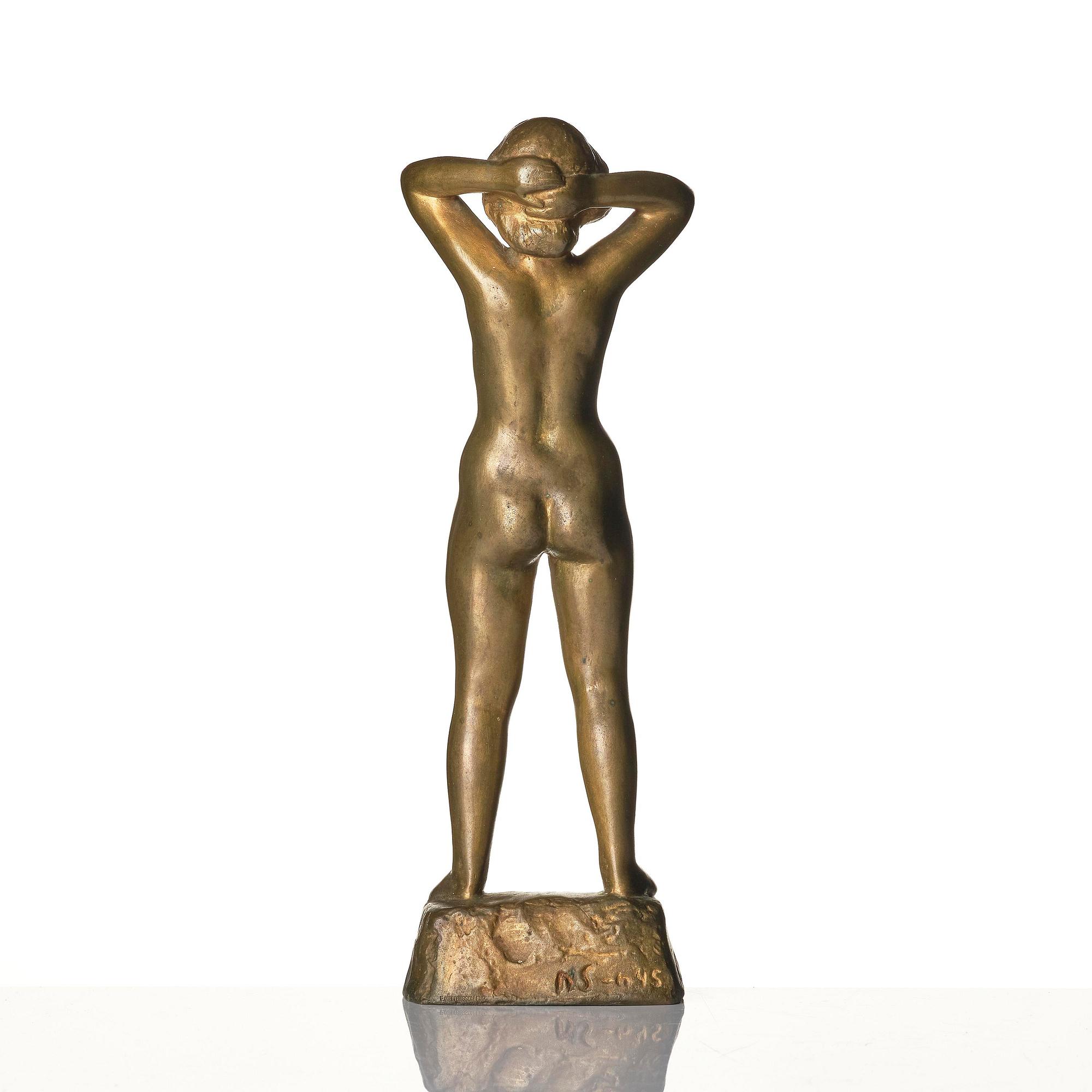 Ninnan Santesson, Standing model.