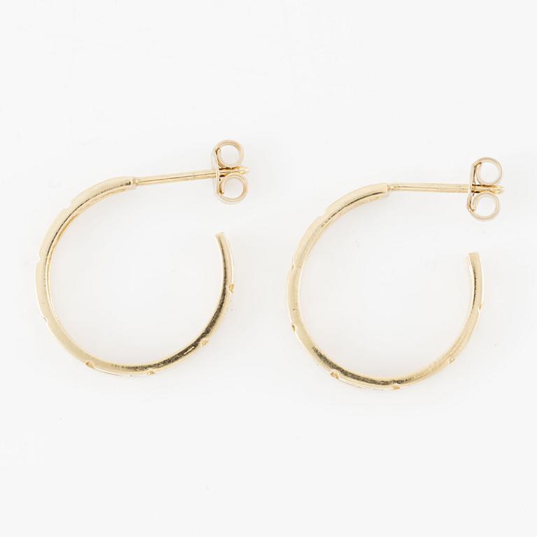 Earrings, hoop, 18K gold in the form of a meander band.