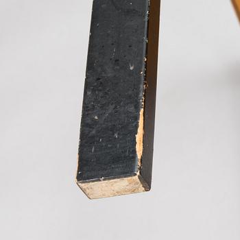 Alvar Aalto, a mid-20th century '81' dining table and four '68' chairs for Artek.