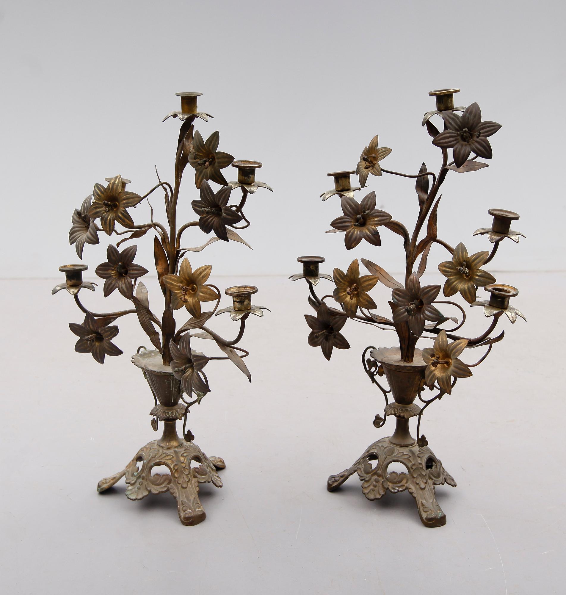 KANDELABRAR, 1 par, metall, Louis XVI-stil, sent 1800-tal.