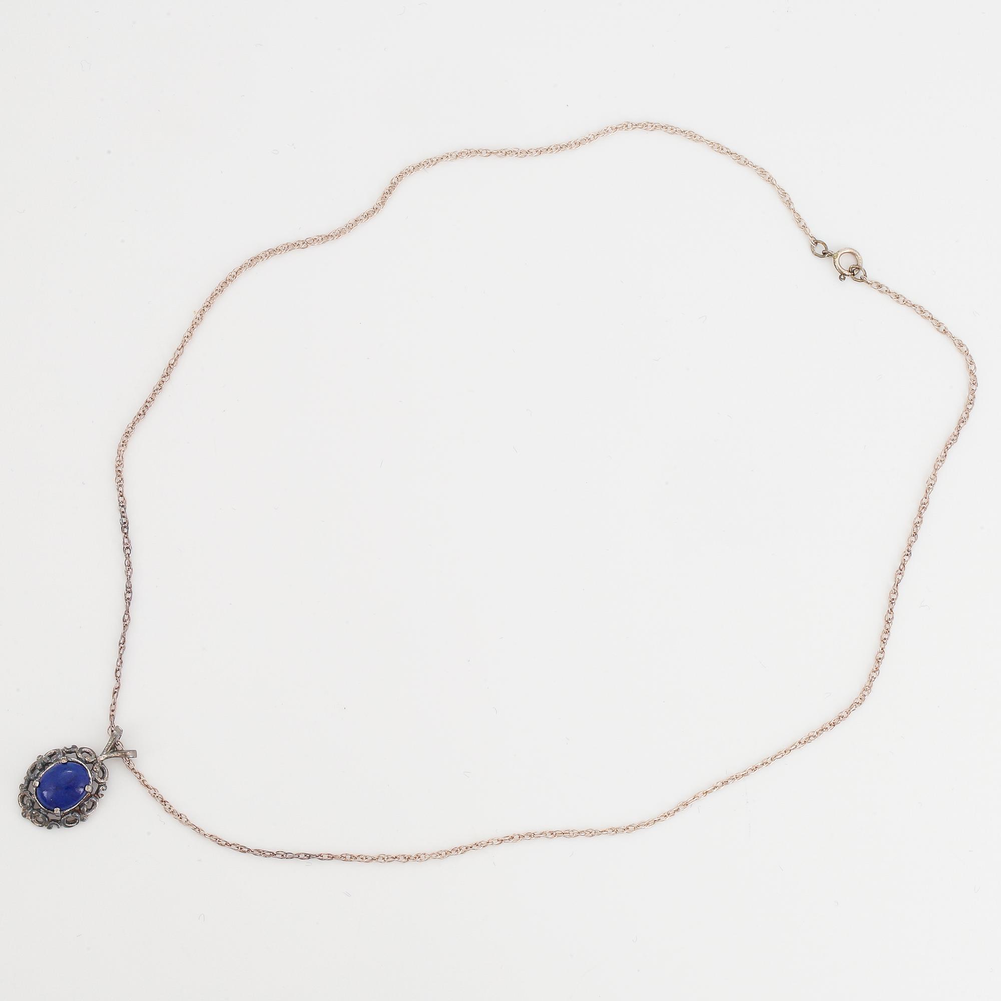 KEDJA MED HÄNGSMYCKE  silver med en oval lapis lazuli.