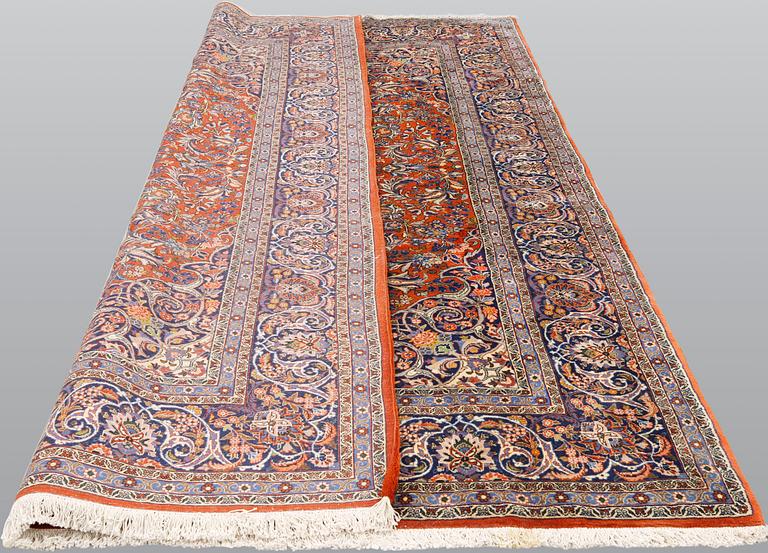 A Bidjar carpet, c 317 x 202 cm.