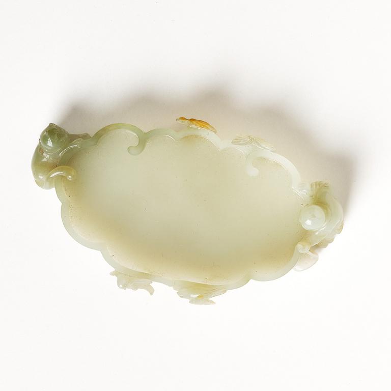 A Chinese nephrite brush washer, 20th century.