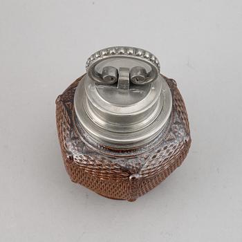 A stoneware Höganäs tobacco box, ca 1900.