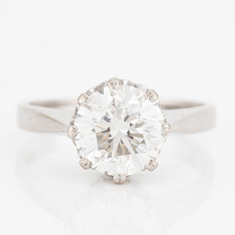 Ring, 18K white gold with a brilliant-cut diamond of 2.62 ct according to the engraving.