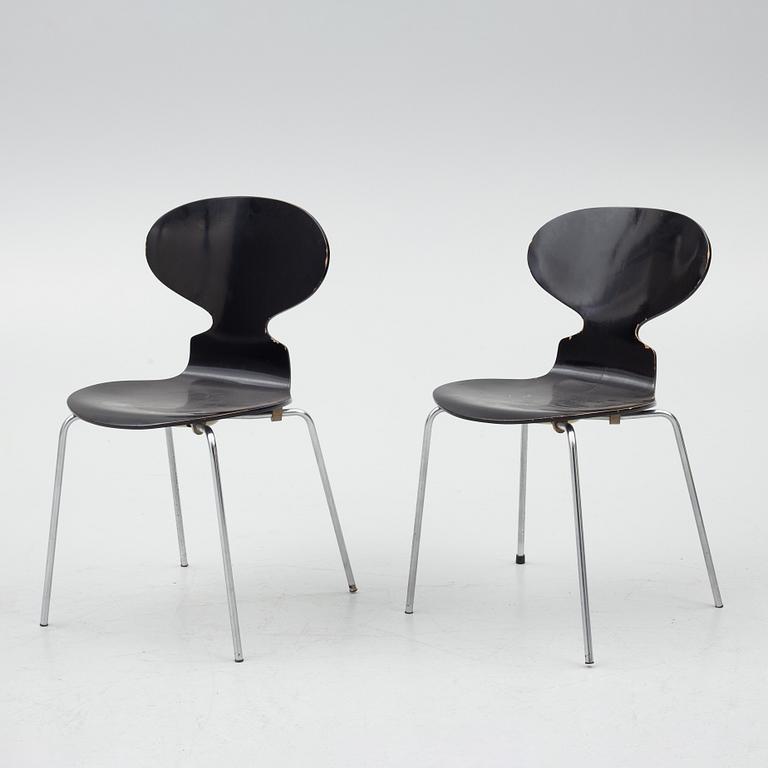Arne Jacobsen, stolar, ett par, "Myran", Fritz Hansen, Danmark, 1973.
