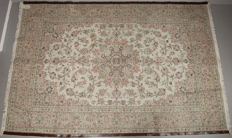 MATTA, Kashan 303x200 cm.