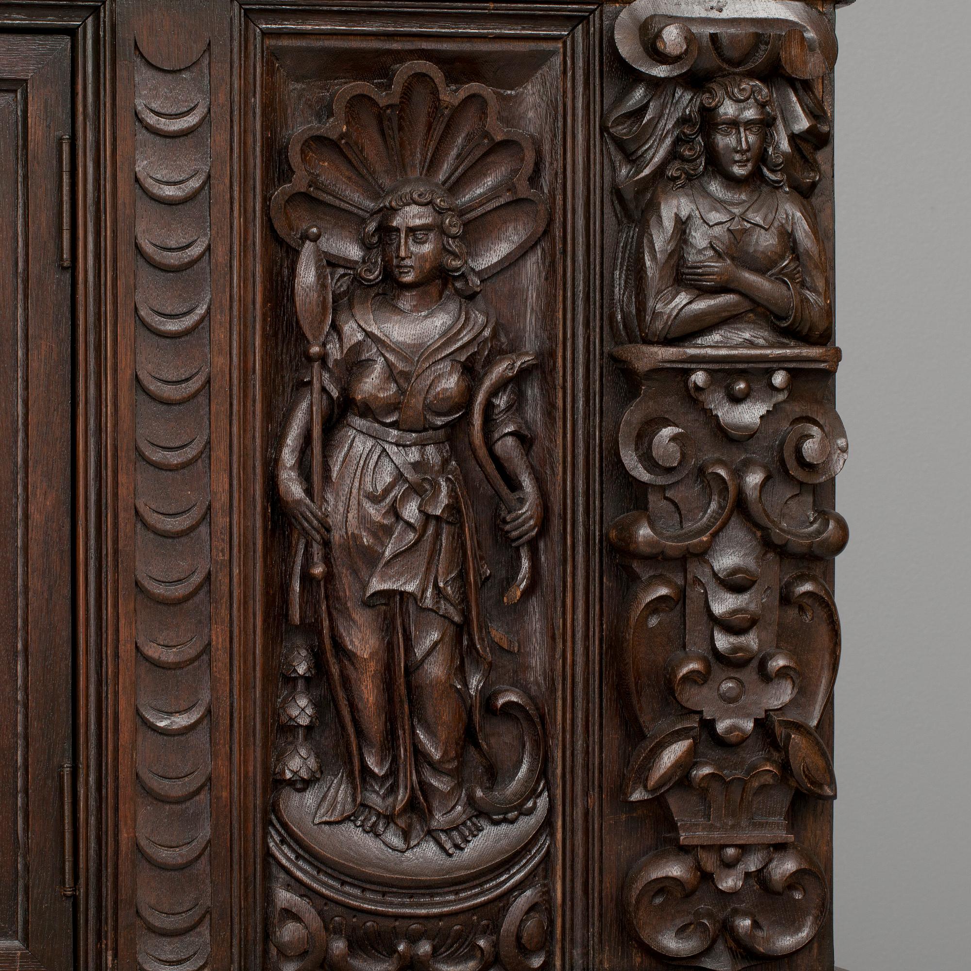 SKÅP, renässansstil, Mellaneuropa 1900-tal.