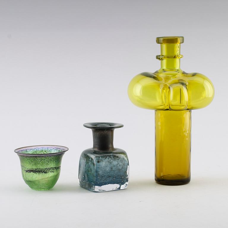 VASER OCH SKÅL, 3 st, glas, Bertil Vallien, Boda, Åfors, signerade.