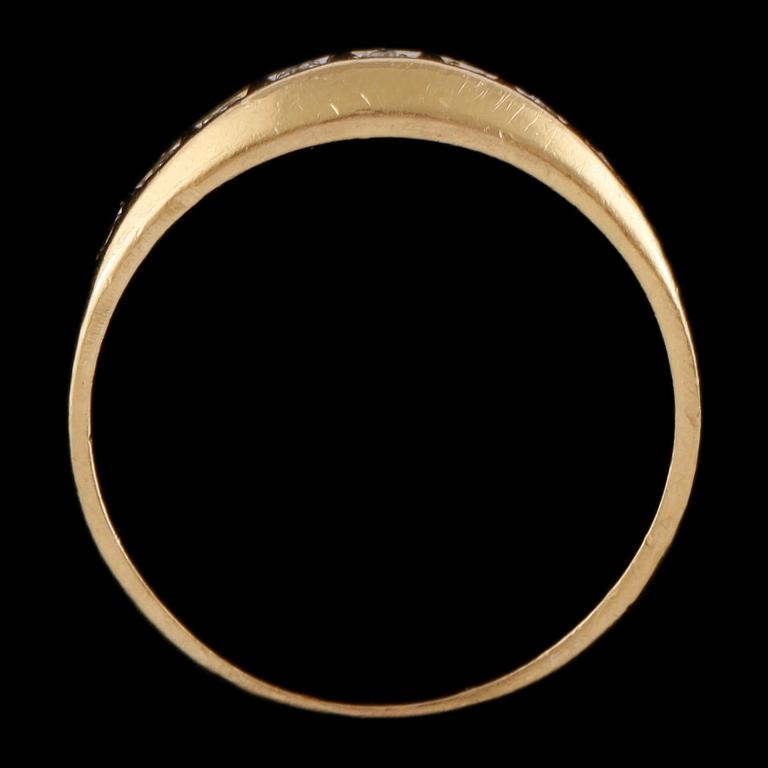 RING, 18k guld med briljantslipade diamanter, tot 0.10 ct, GEWE, importstämplad. Omkring 1900-tal. Vikt 4 g.