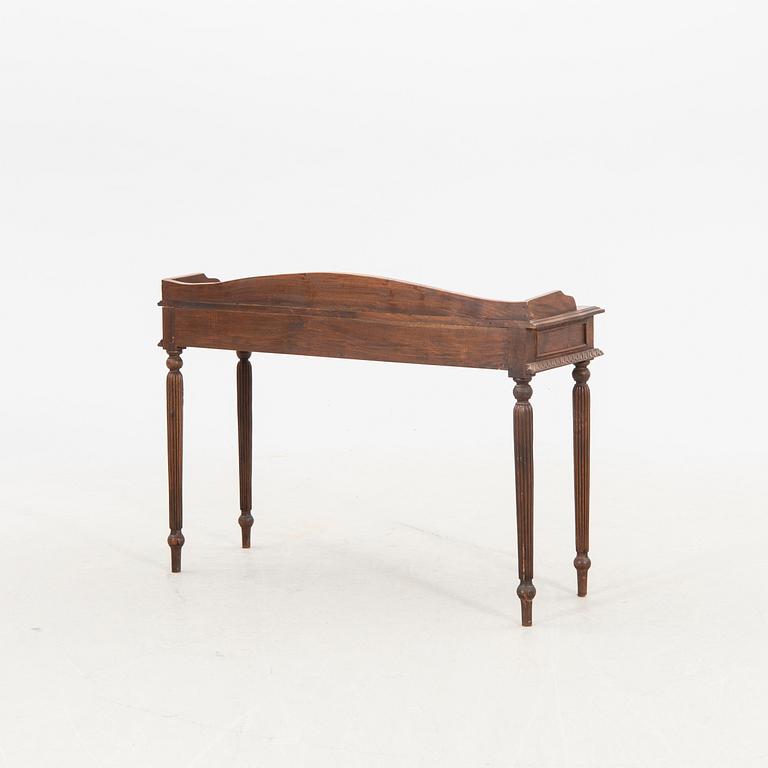 Sideboard 1900-talets senare del.