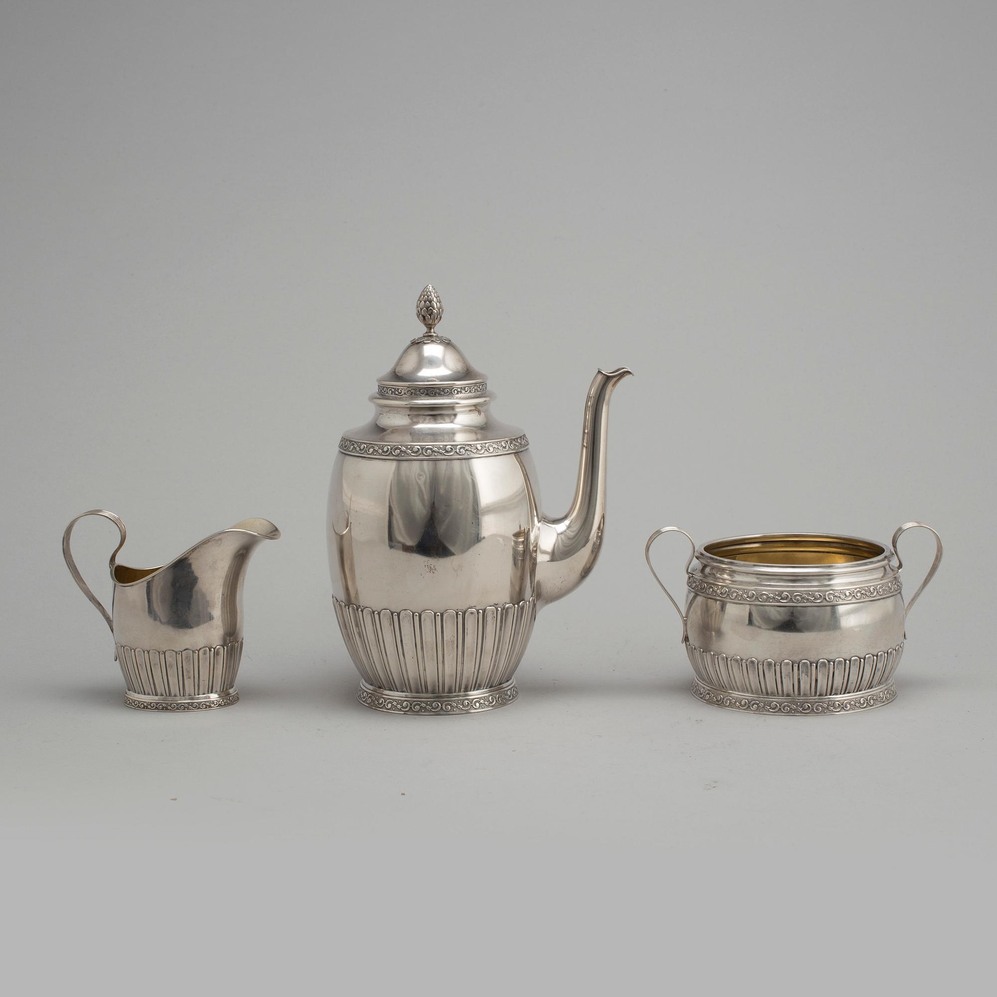 KAFFESERVIS, 3 delar, silver, bland annat Bernhard Hertz AB, Stockholm samt Söderhamn, 1905-17.
