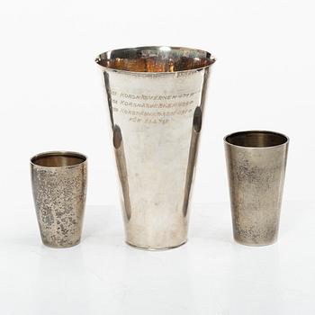 Bägare, 3 st, silver, bl a Eric Ericsson Dalerik, Gävle 1957.