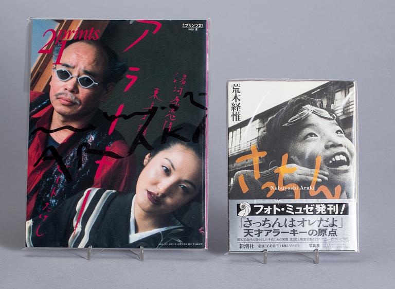 FOTOLITTERATUR, 2 st, Nobuyoshi Araki, Japan, 1:a utgåvor, "21 Prints" 1998, och "Sachin" 1994, signerade.