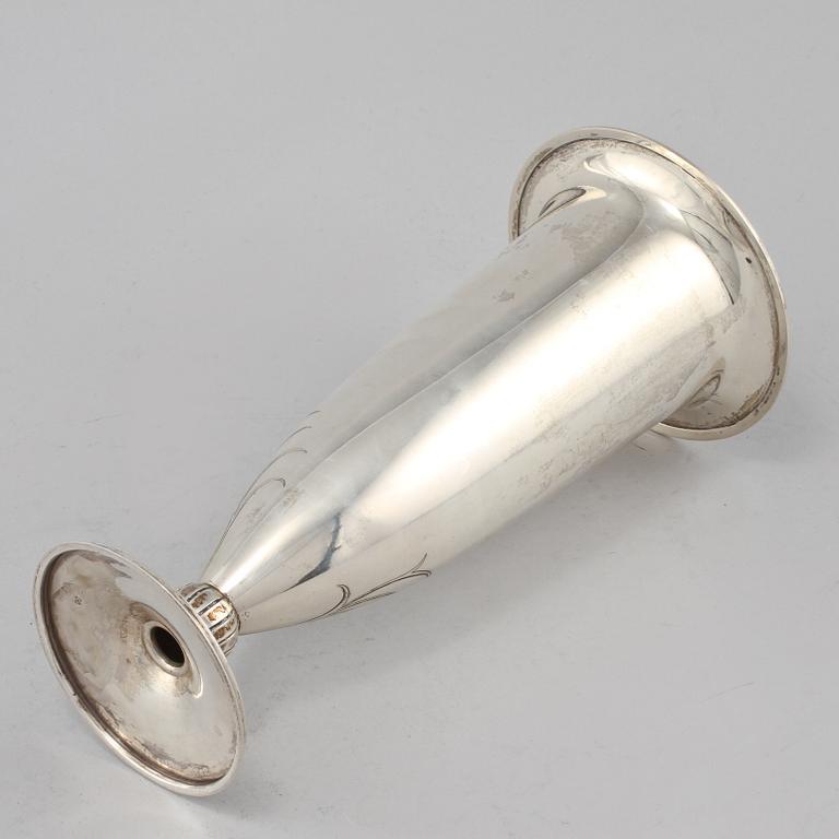 VAS, silver, importstämplar, 1900-talets första hälft. Vikt 280 g.