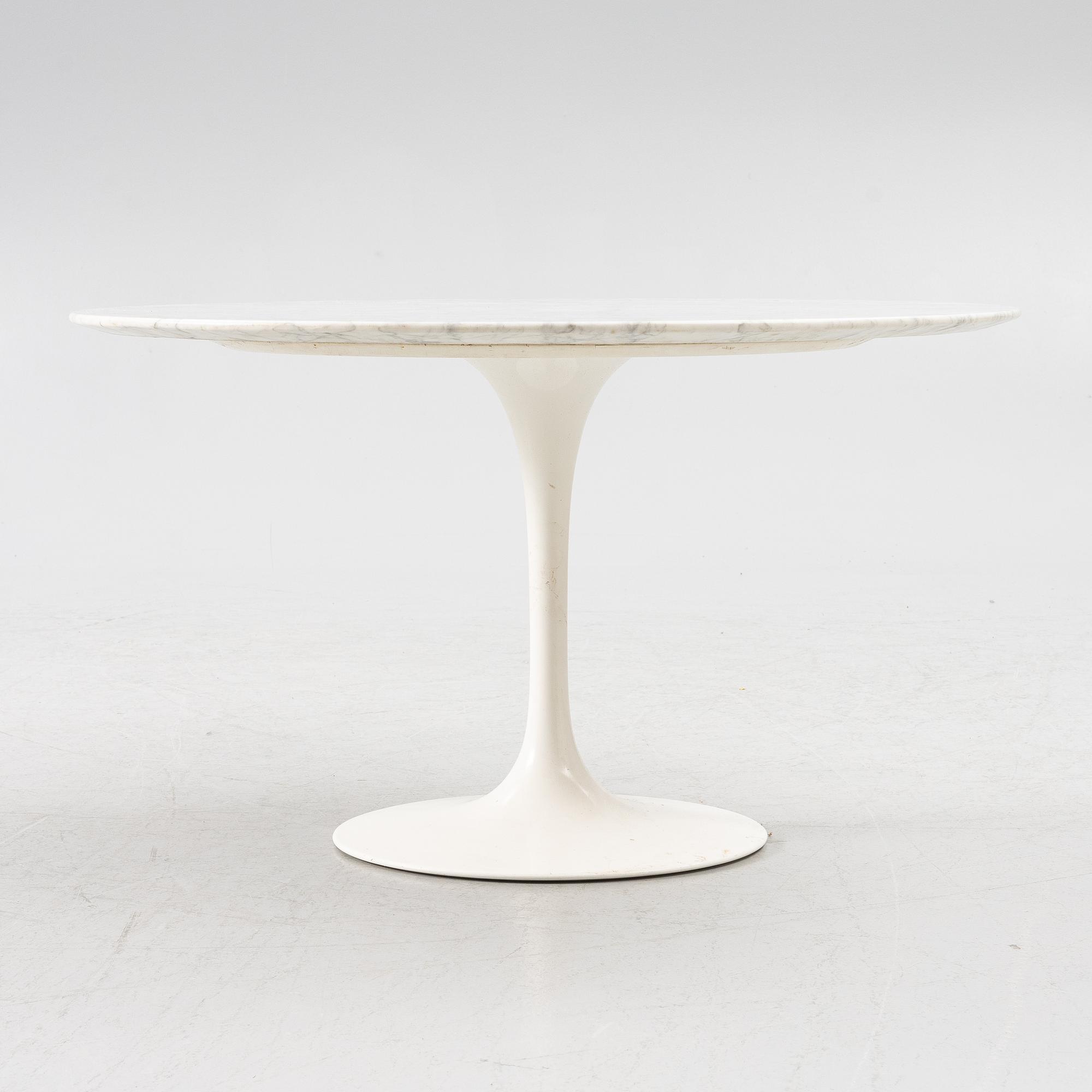 Eero Saarinen, soffbord, "Tulip", Knoll, formgivet 1957.