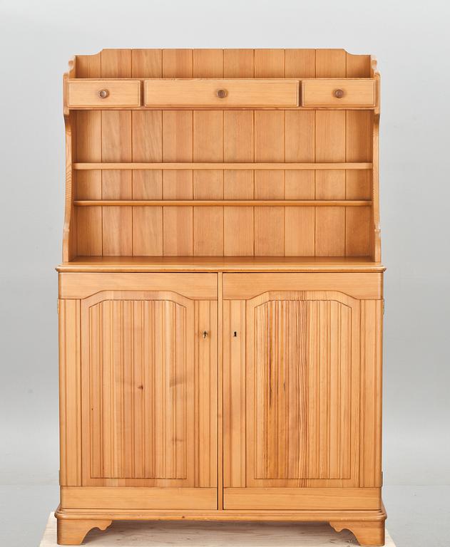 SKÅP, Svensk fur, brännmärkt.